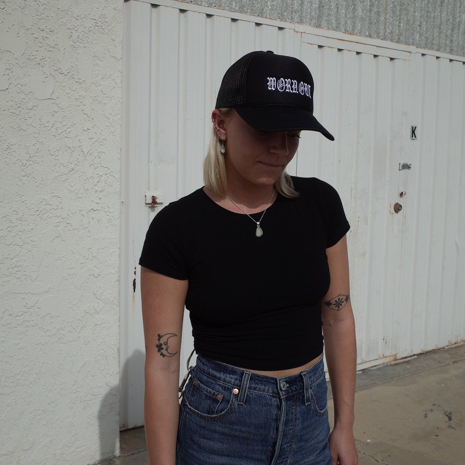EMBROIDERY HAT // MESH TRUCKER // BLACK