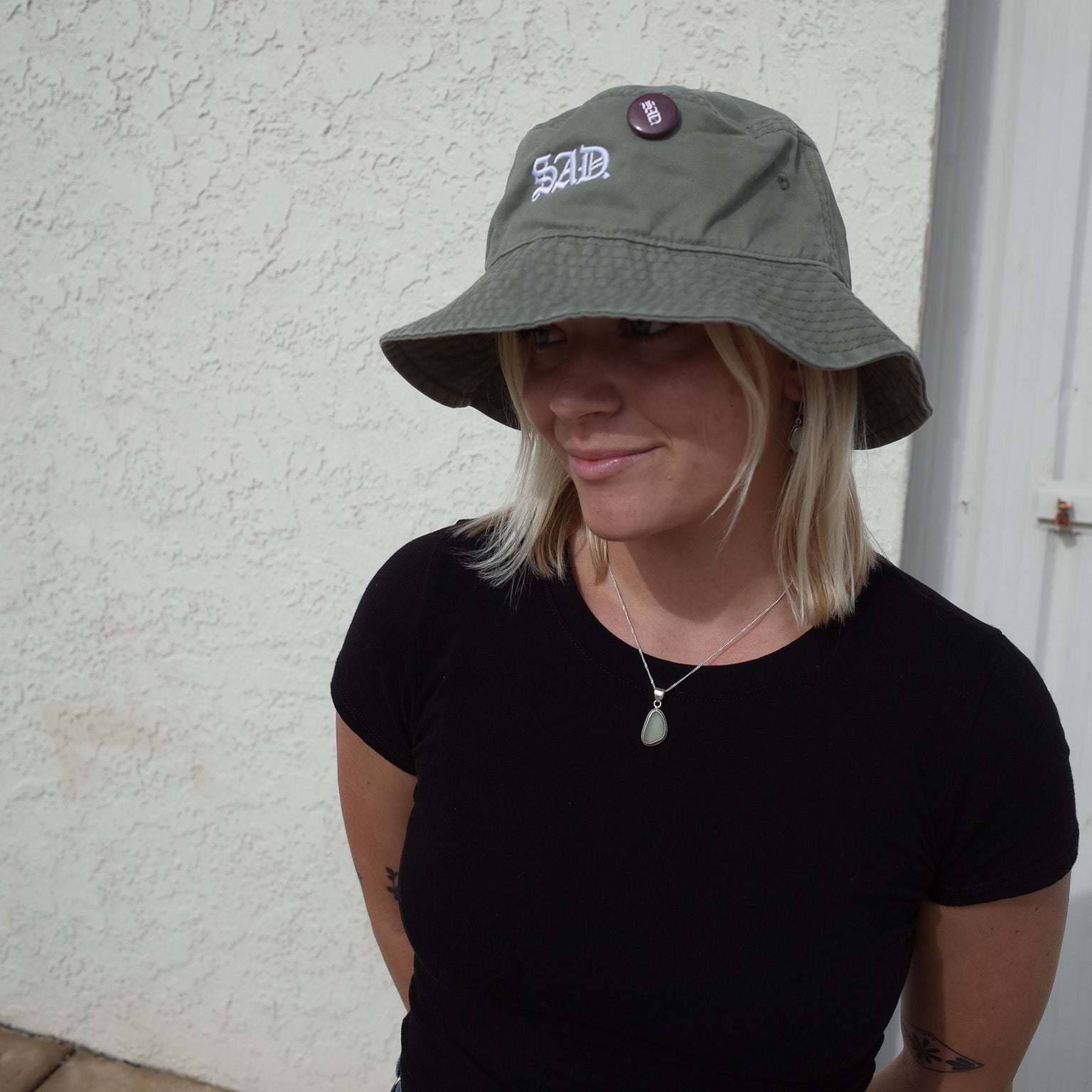 EMBROIDERY HAT // BUCKET HAT // OLIVE