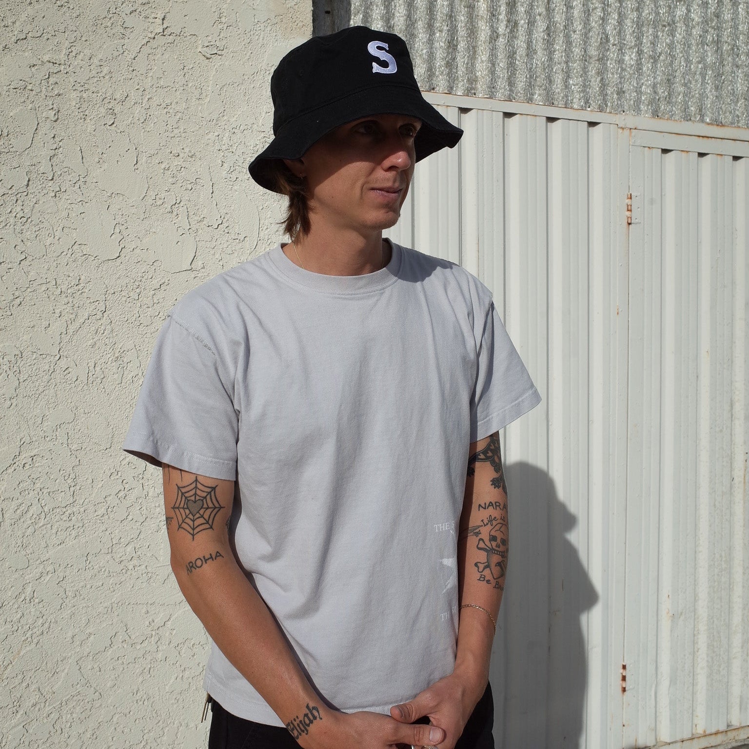 "S" HAT // BUCKET HAT // BLACK