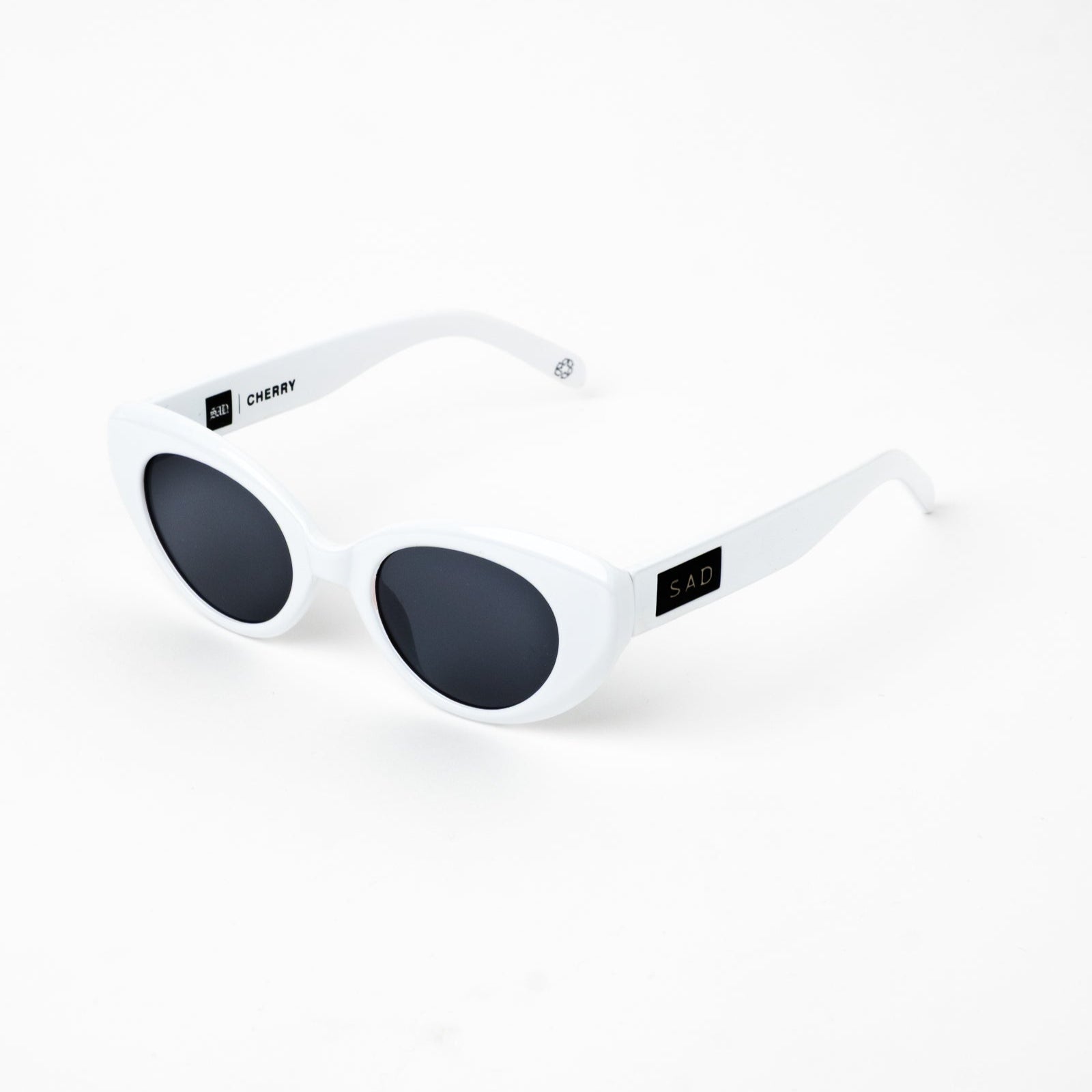 CHERRY--ANTI_FLASH_WHITE_Ecom_1__Fin_Nichols.jpg