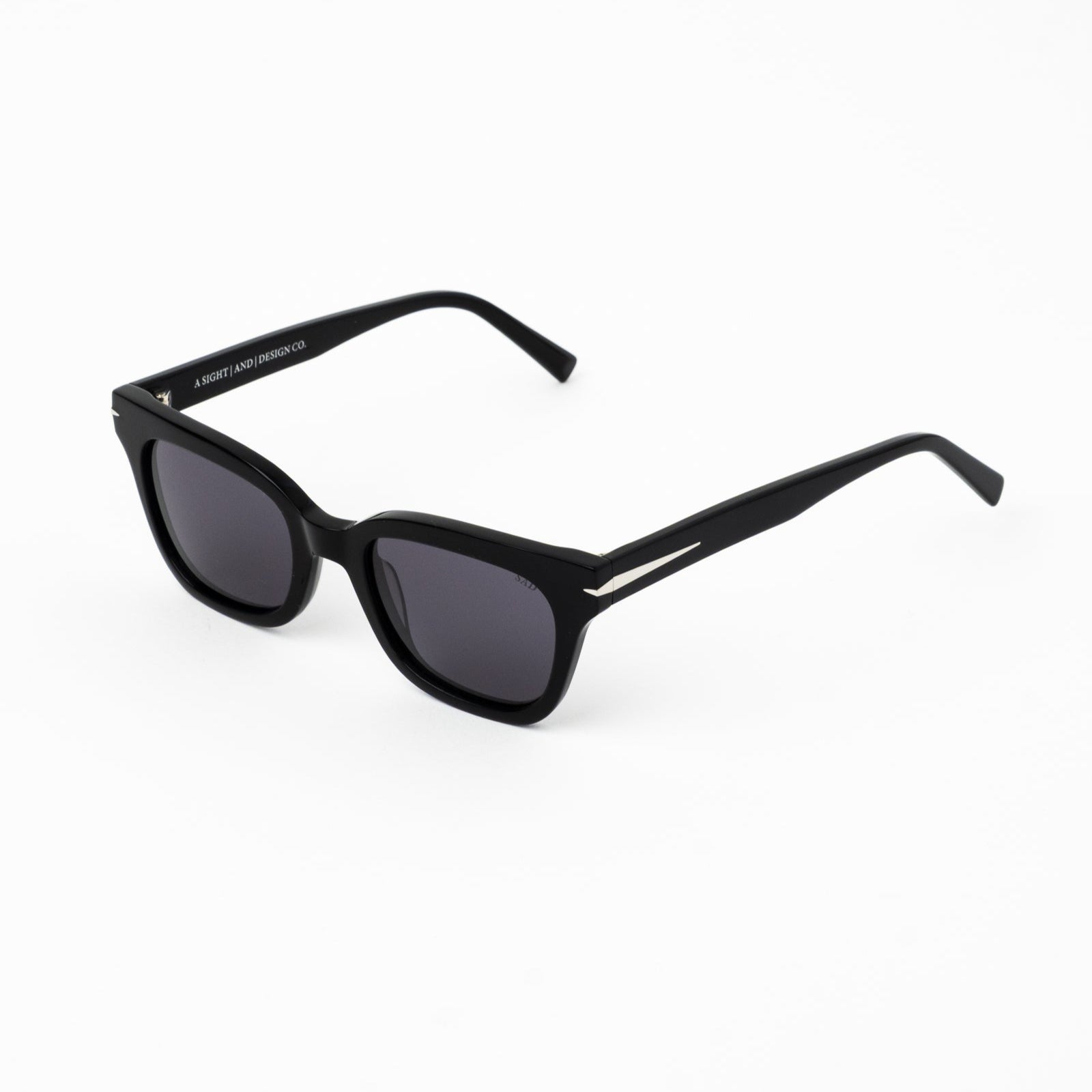 NOIR--GLOSS_BLACK_POLARIZED_GREY__SAD_Ecom_1__Fin_Nichols.jpg