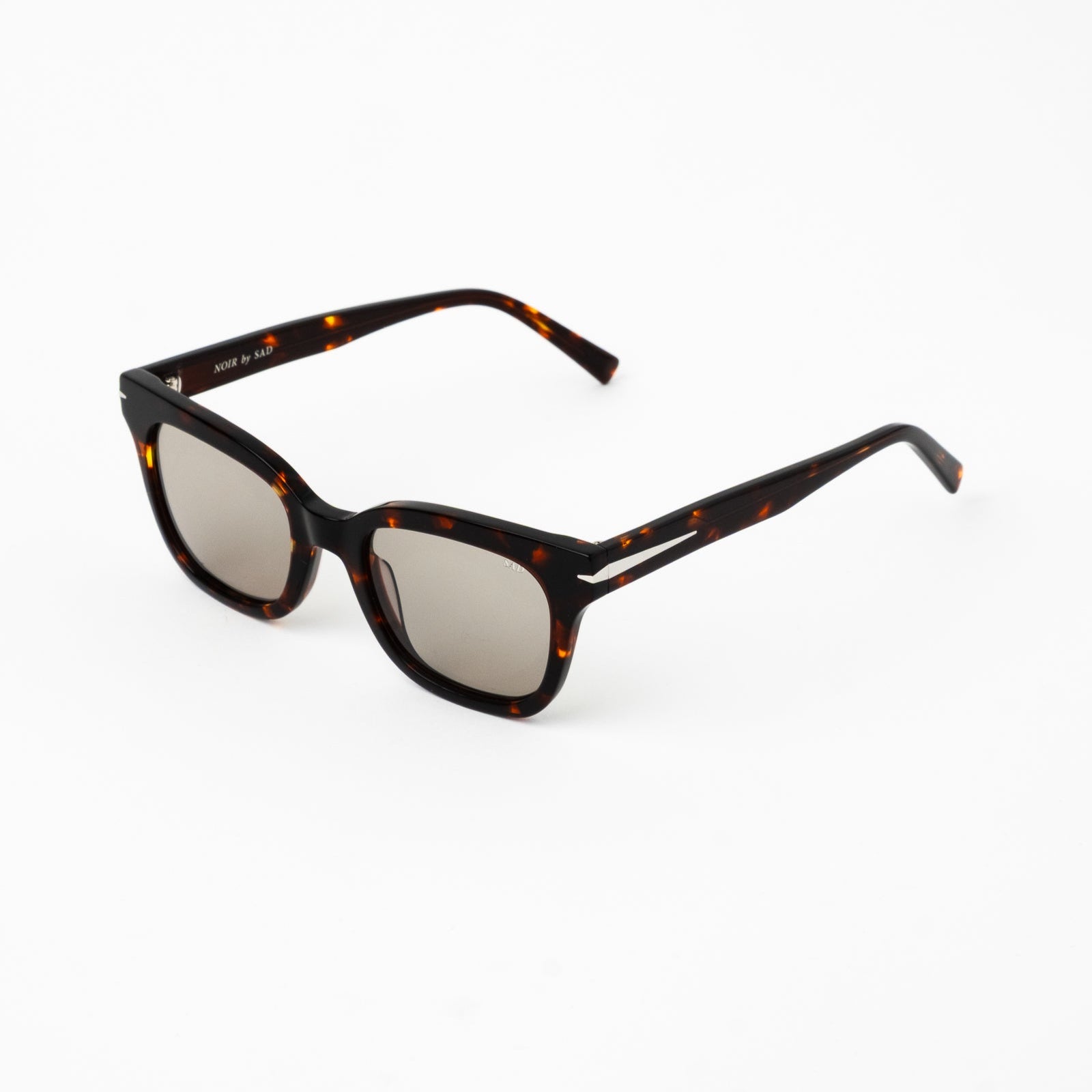 NOIR--TORTOISE_TINTED_OLIVE__SAD_Ecom_1__Fin_Nichols_02ecab19-e8d2-43ae-8bed-8ae4d62811da.jpg